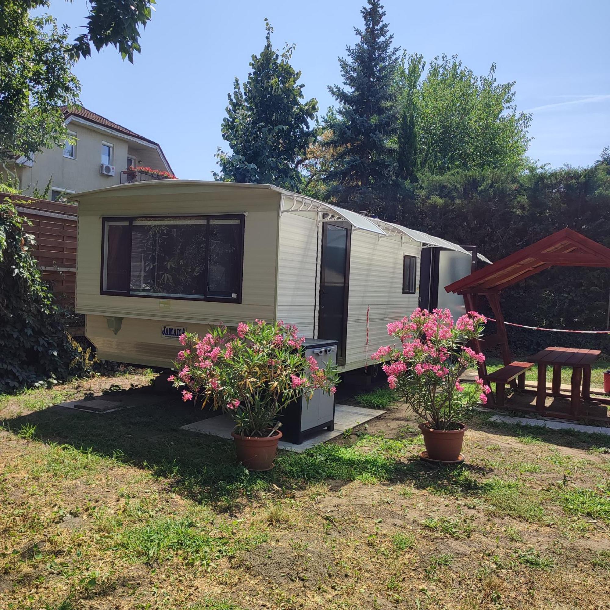 Casa vacanze Rakos-patak Mobile Garden & Free Parking Budapest